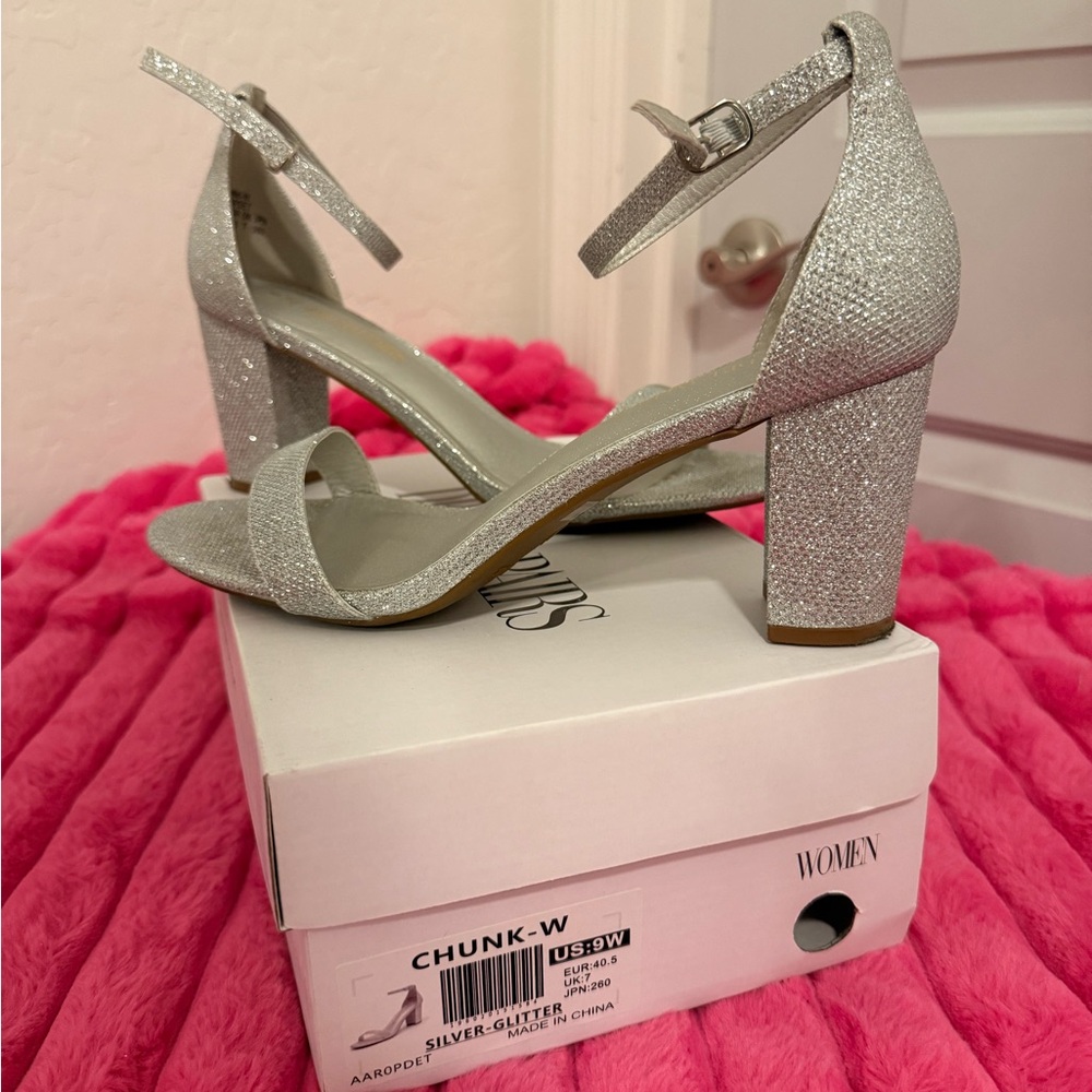 Dream Pairs Silver Glitter Women's Heels